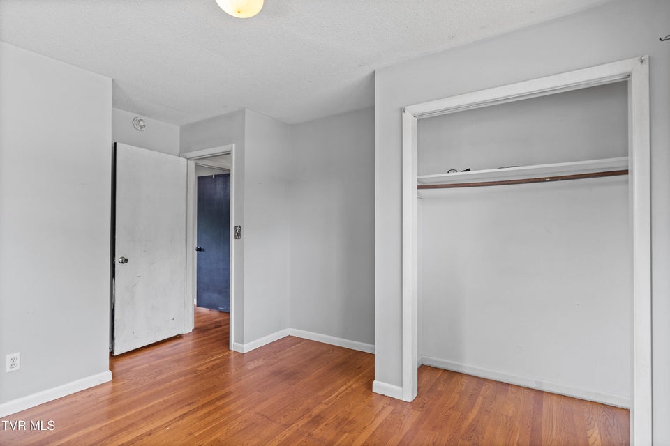 Photo #14: 1405 Brentwood Drive