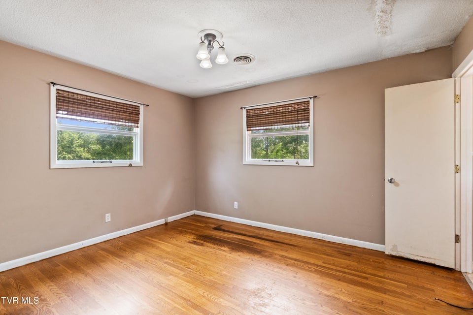 Photo #15: 1405 Brentwood Drive