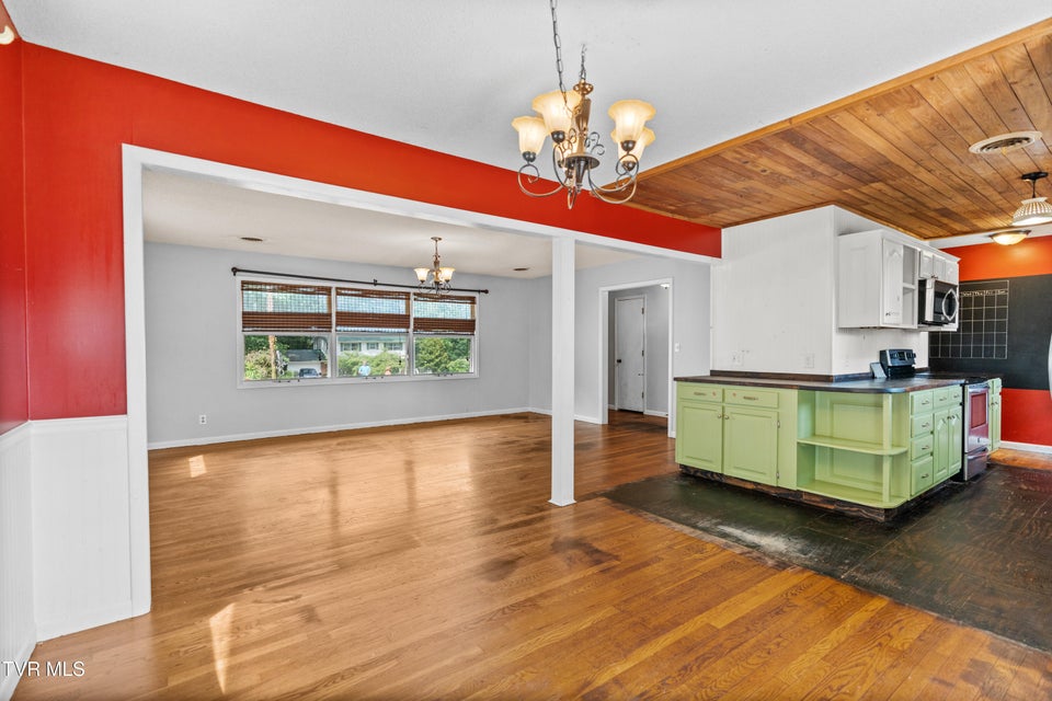 Photo #2: 1405 Brentwood Drive