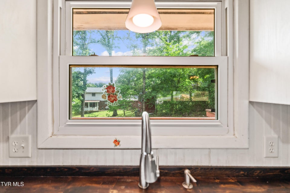 Photo #8: 1405 Brentwood Drive