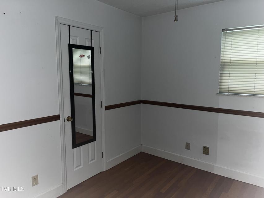 Photo #15: 146 Hilldale Avenue