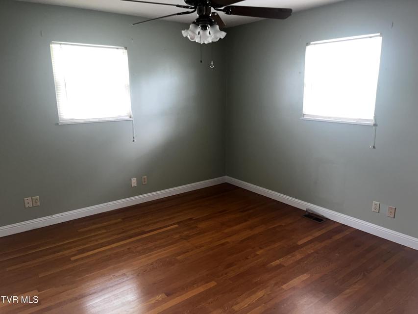 Photo #18: 146 Hilldale Avenue