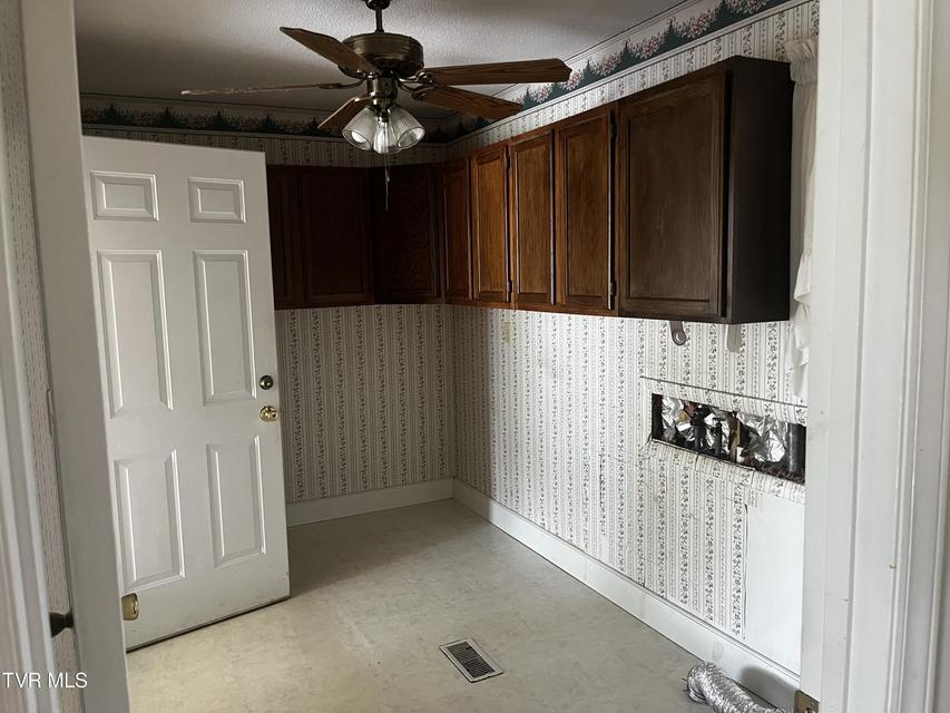 Photo #11: 146 Hilldale Avenue