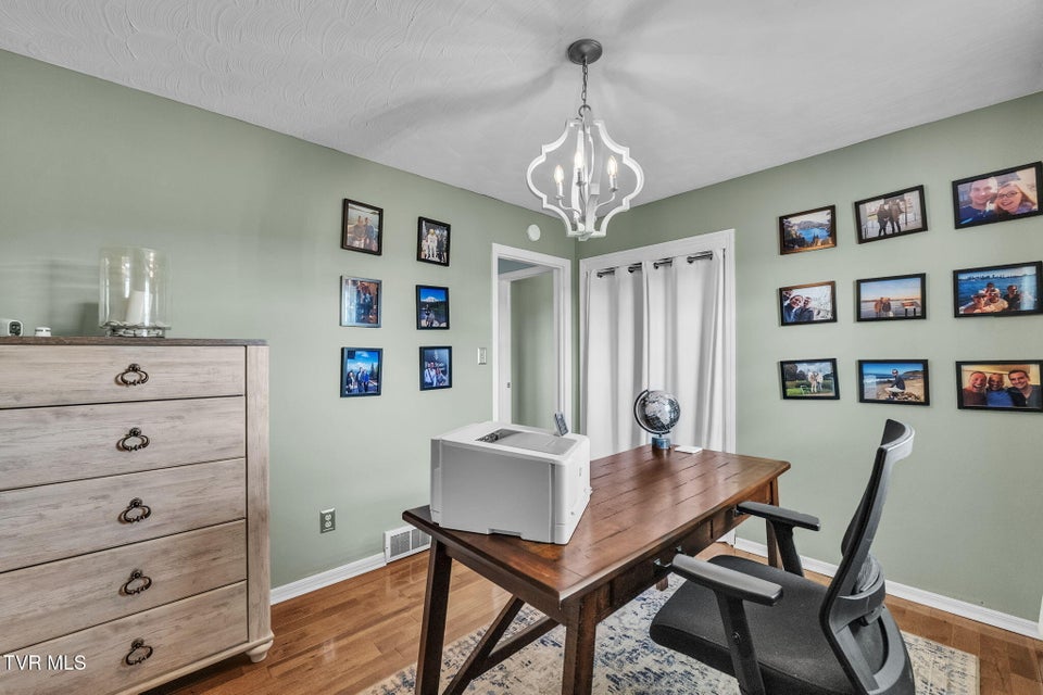 Photo #19: 908 Middle Avenue