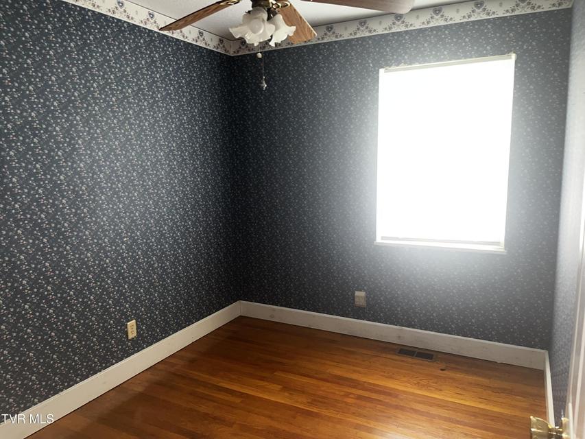 Photo #14: 146 Hilldale Avenue