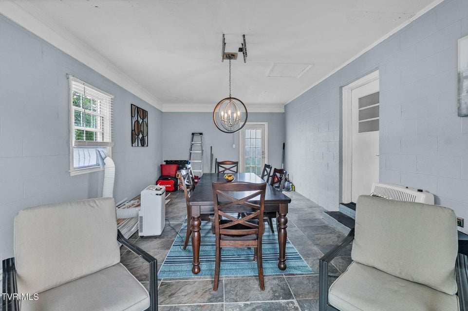 Photo #28: 908 Middle Avenue