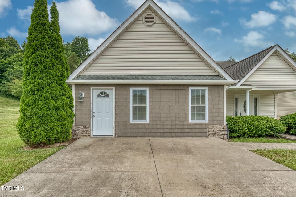 Photo #2: 250 Bradford Lane