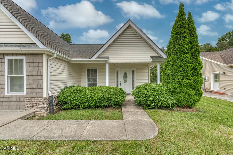 Photo #3: 250 Bradford Lane