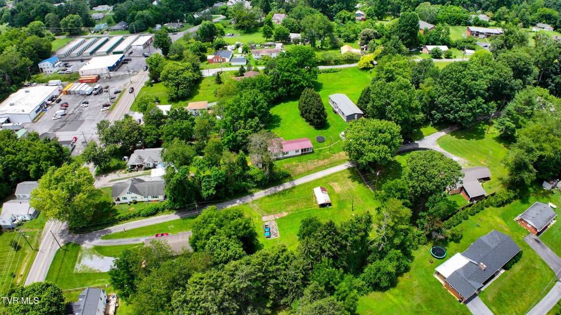Photo #2: 1014 Lynn Drive