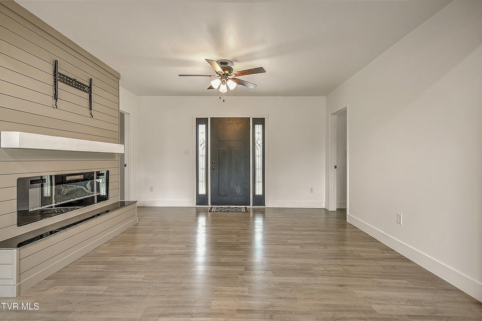 Photo #10: 307 Center Street