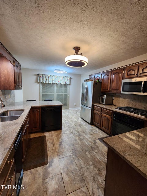 Photo #27: 735 Redwood Drive