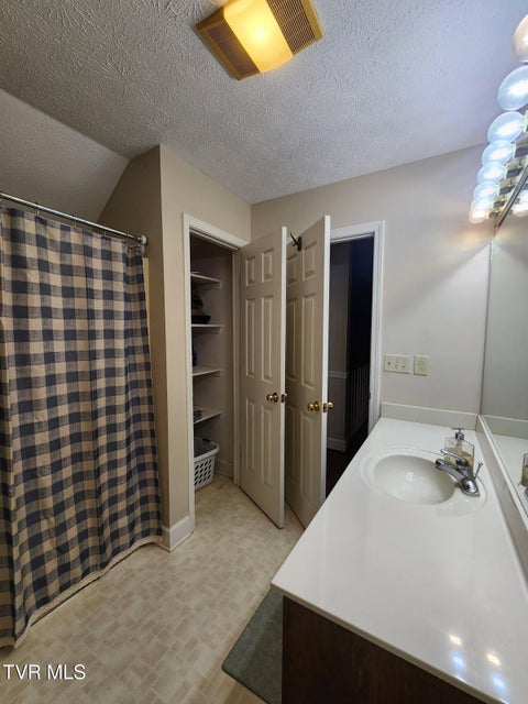 Photo #42: 735 Redwood Drive