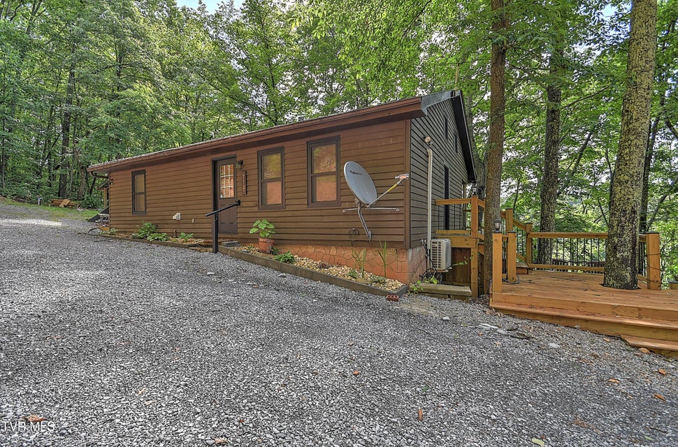 Photo #3: 1521 Barrett Hollow Road