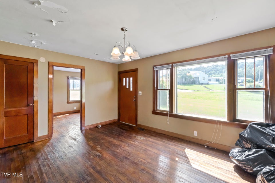 Photo #4: 4320 Kingsport Highway