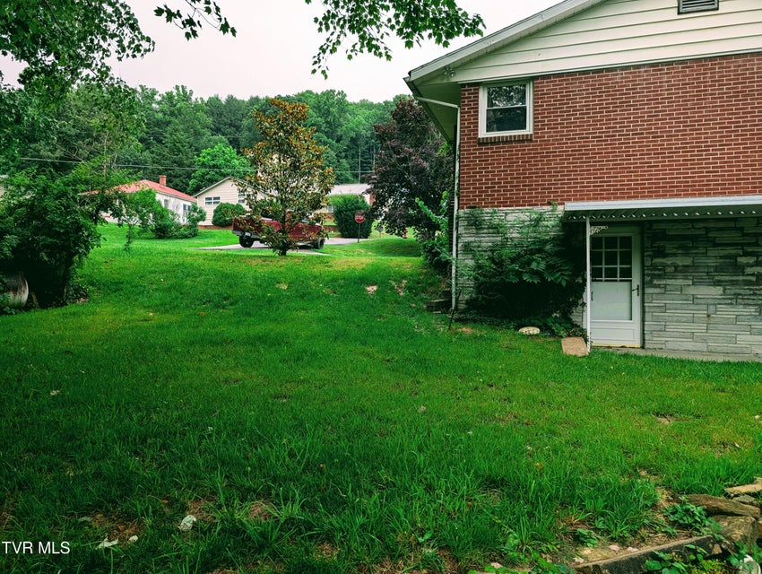 Photo #9: 427 Hagan Avenue