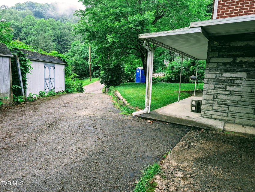 Photo #10: 427 Hagan Avenue