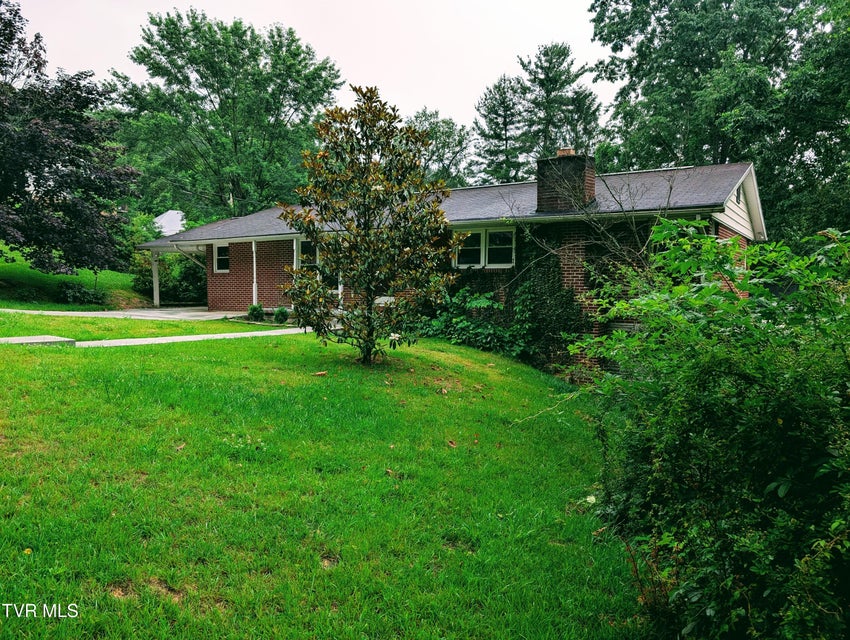 Photo #12: 427 Hagan Avenue