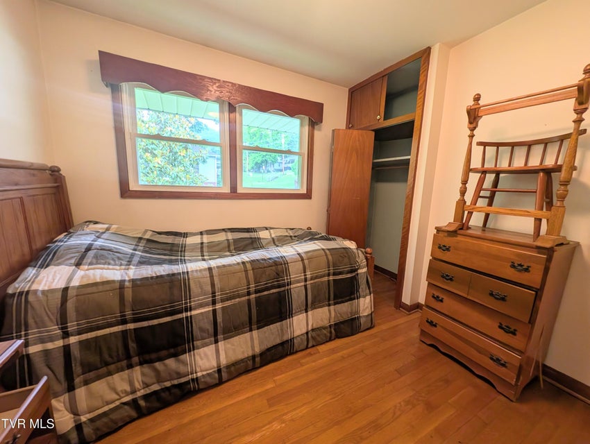 Photo #23: 427 Hagan Avenue