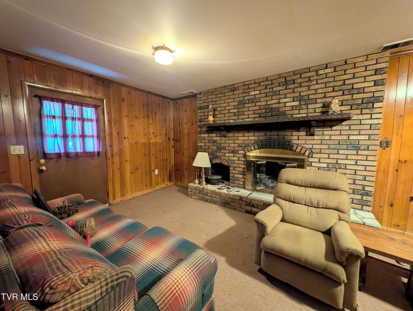 Photo #30: 427 Hagan Avenue