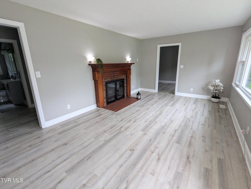 Photo #3: 2324 Inglewood Drive