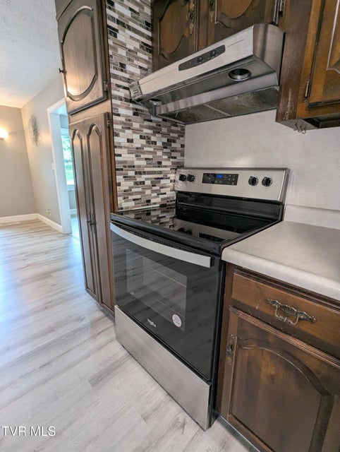 Photo #10: 2324 Inglewood Drive