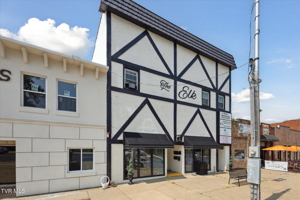 Photo #36: 707 Elk Avenue