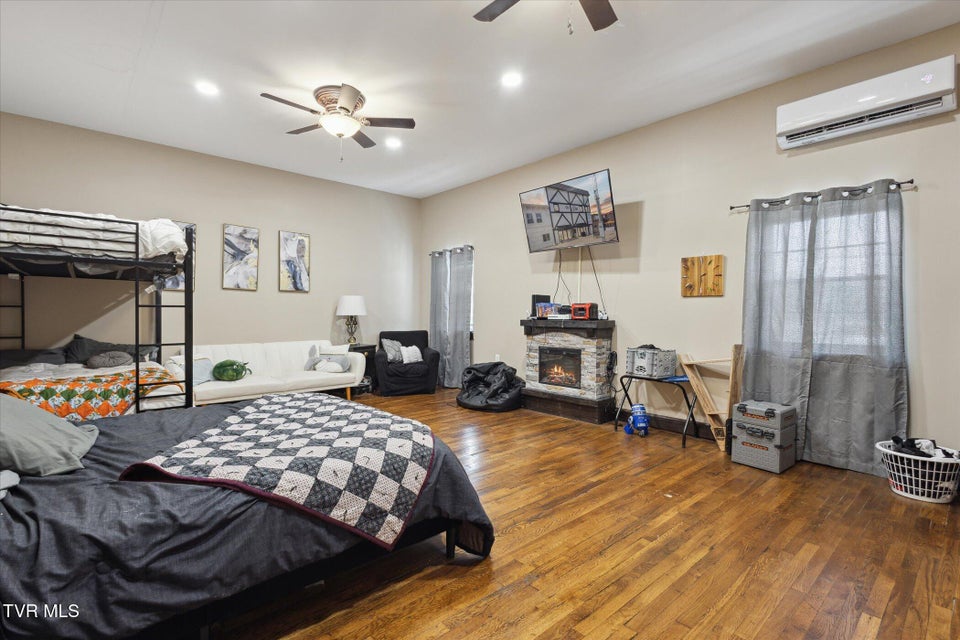 Photo #12: 707 Elk Avenue