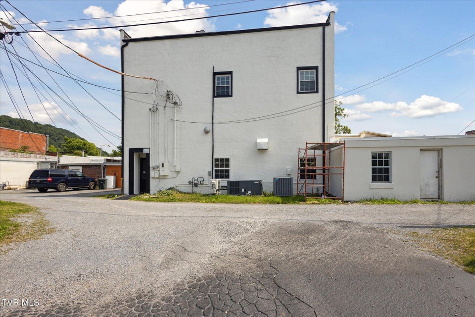 Photo #38: 707 Elk Avenue