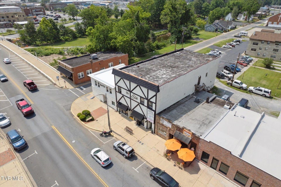 Photo #40: 707 Elk Avenue