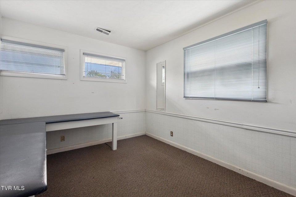 Photo #11: 921 Broad Street