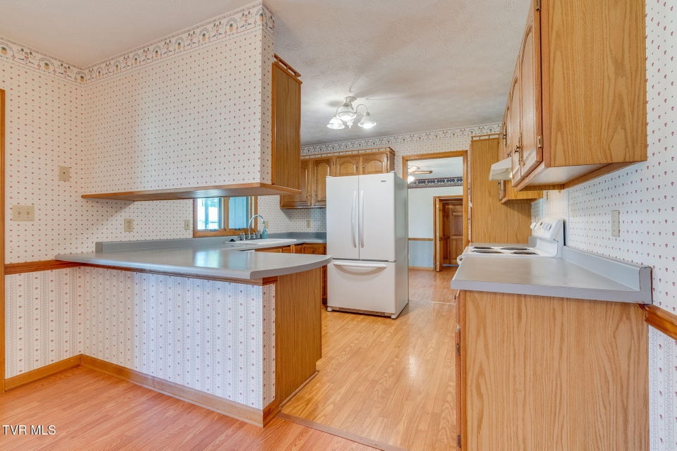 Photo #8: 190 Mayfield Drive