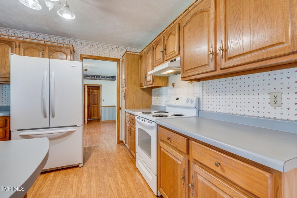 Photo #9: 190 Mayfield Drive