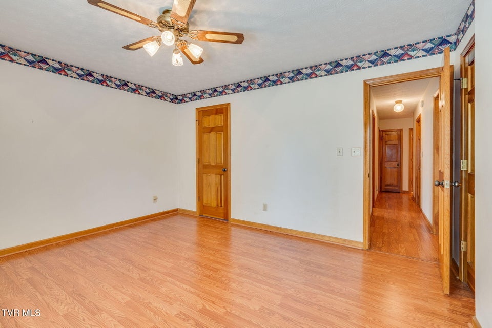 Photo #14: 190 Mayfield Drive