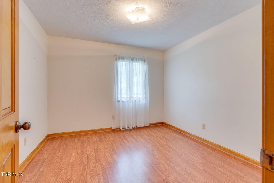Photo #17: 190 Mayfield Drive