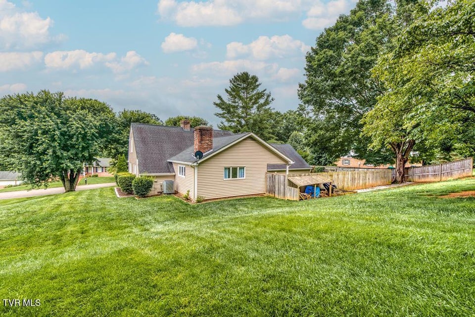 Photo #3: 18357 Westwood Drive