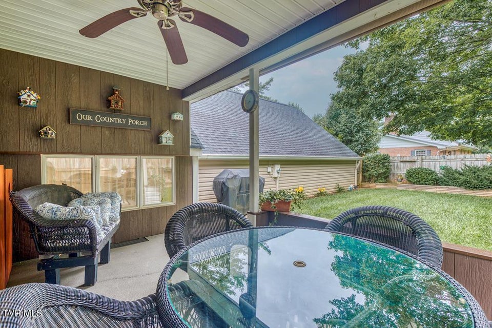 Photo #16: 18357 Westwood Drive