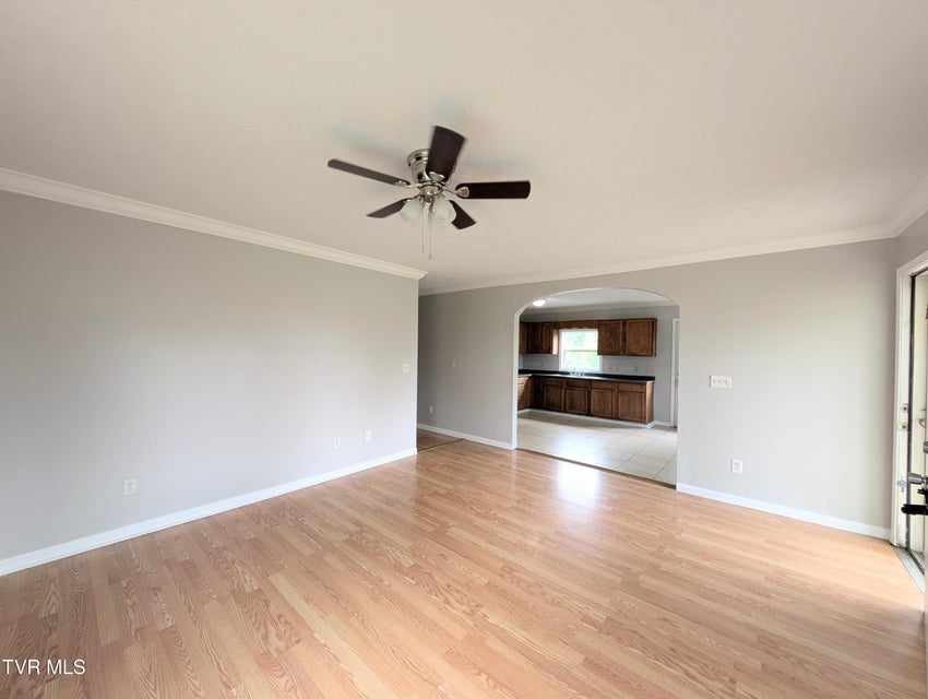 Photo #9: 950 Kingsport Highway