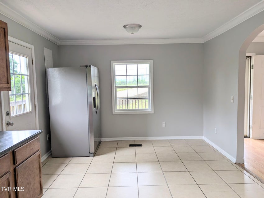 Photo #11: 950 Kingsport Highway