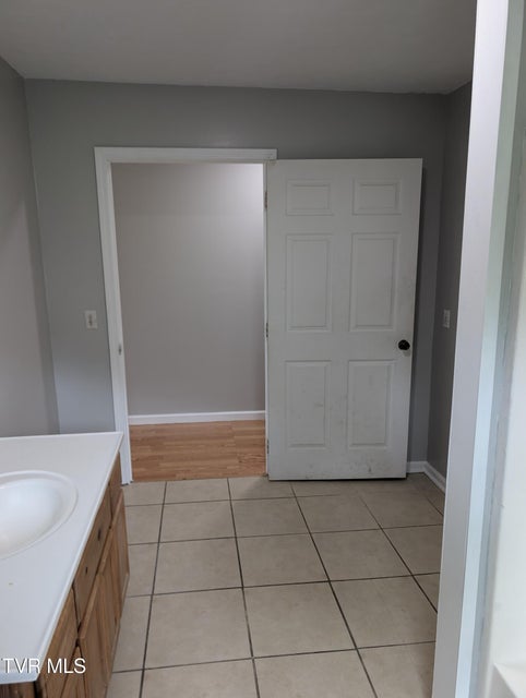 Photo #15: 950 Kingsport Highway