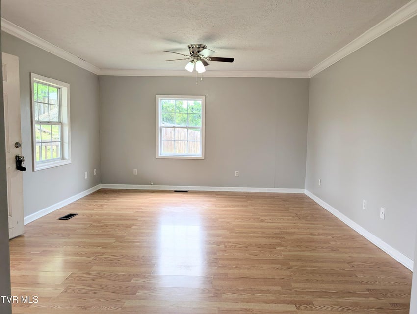 Photo #8: 950 Kingsport Highway