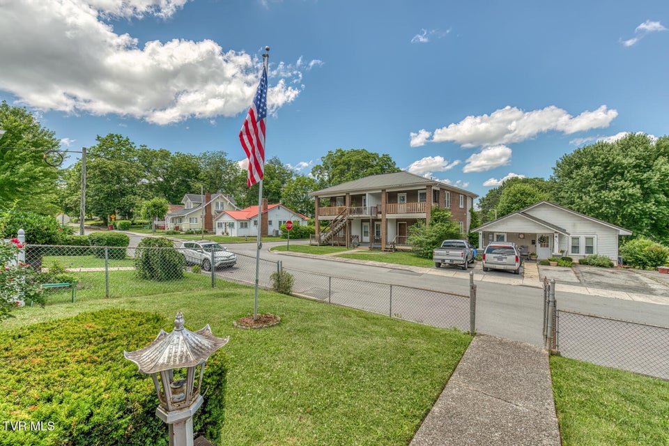 Photo #3: 621 Hamilton Street