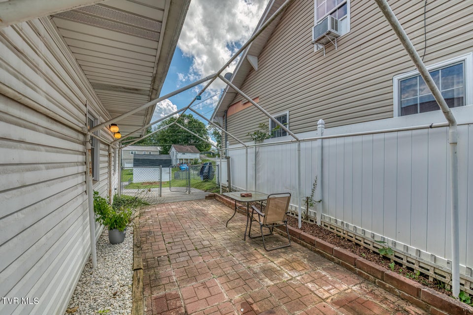 Photo #21: 621 Hamilton Street