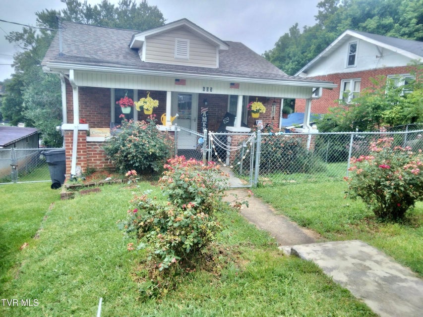Photo #3: 605 Beechwood Drive Drive