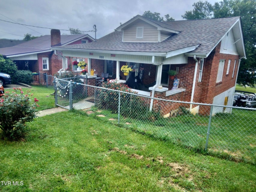 Photo #2: 605 Beechwood Drive Drive