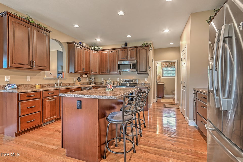 Photo #14: 5000 Aberlea Place