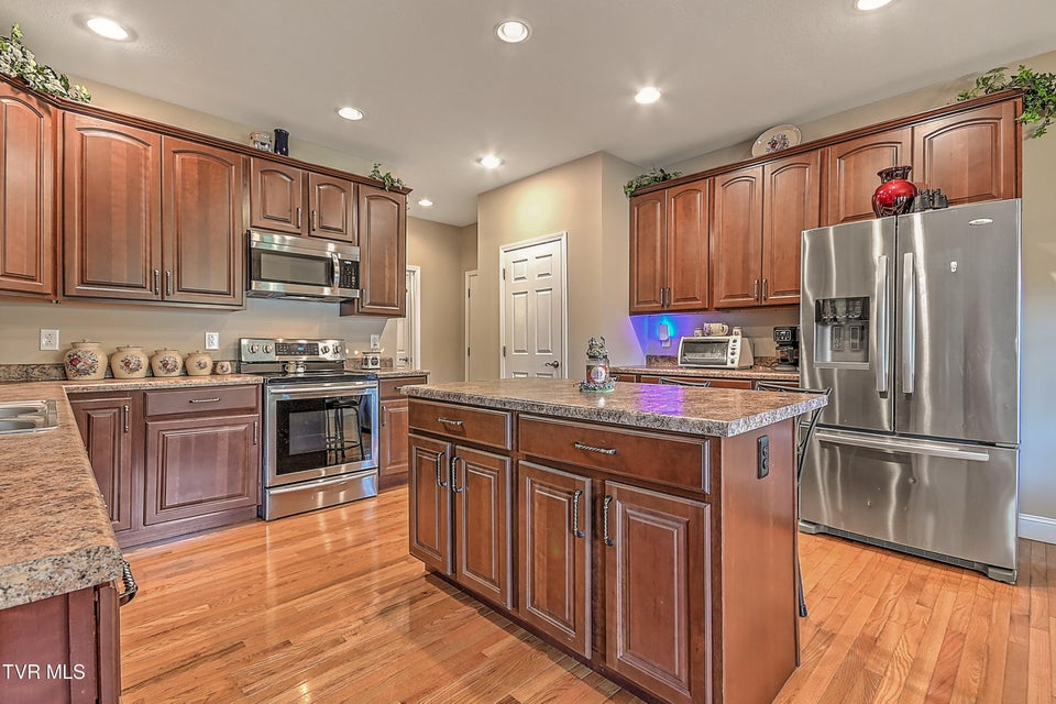 Photo #15: 5000 Aberlea Place