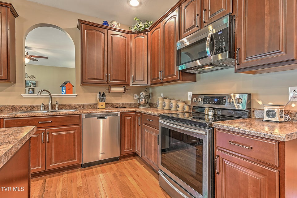 Photo #17: 5000 Aberlea Place