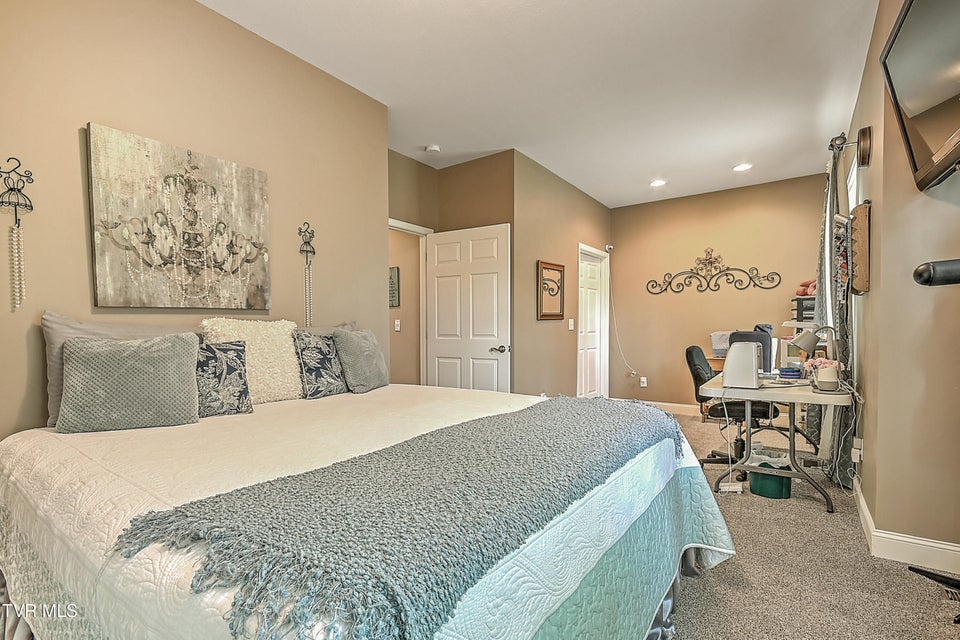 Photo #32: 5000 Aberlea Place