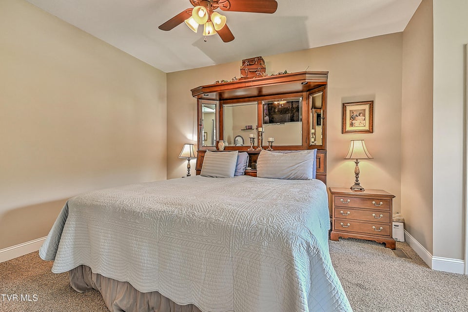 Photo #37: 5000 Aberlea Place