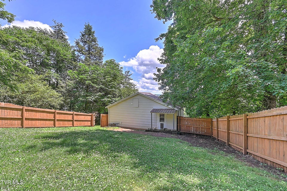 Photo #10: 1259 Ridgecrest Avenue